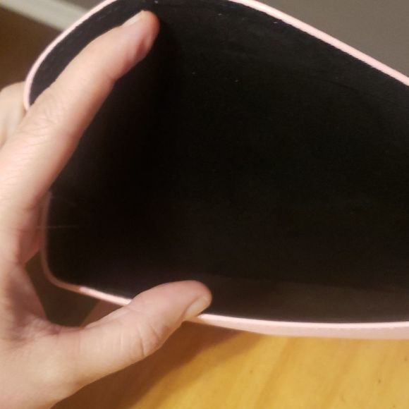 Bubblegum Pink Magnetic Closure Sunglasses Case - Picture 3 of 3